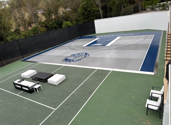 美國(guó)私人后院籃球場(chǎng)